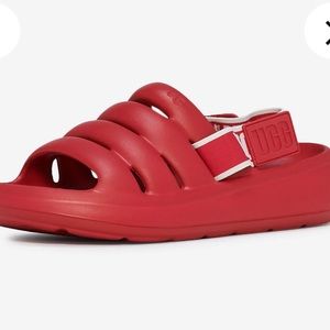 UGG Sport Yeah Slides